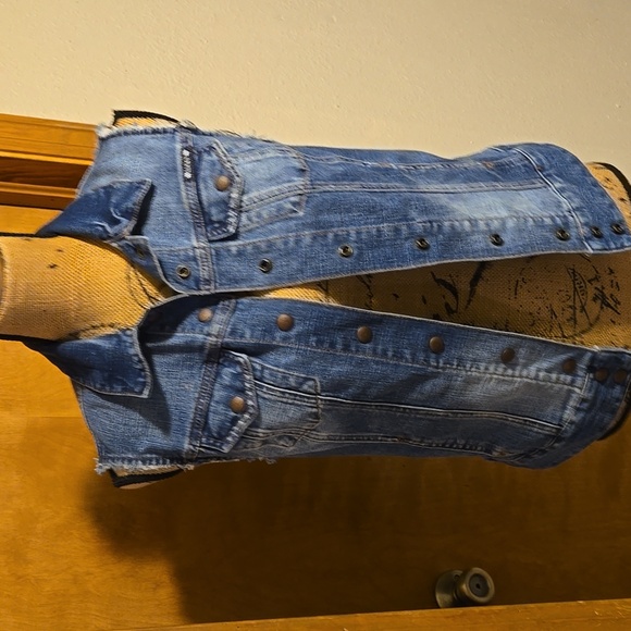Lucky Brand Distressed Denim Vest Size S - Picture 8 of 10